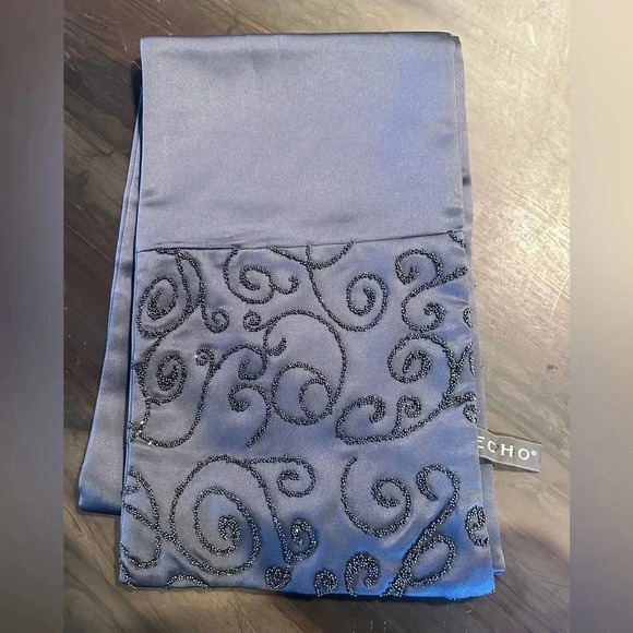 Echo beaded scarf - Picture 1 of 3